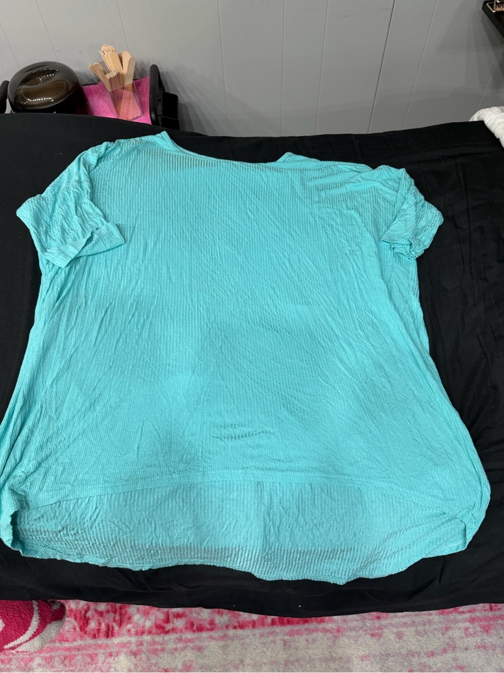 LuLaRoe Short Sleeve Textured Tee in Aqua Blue